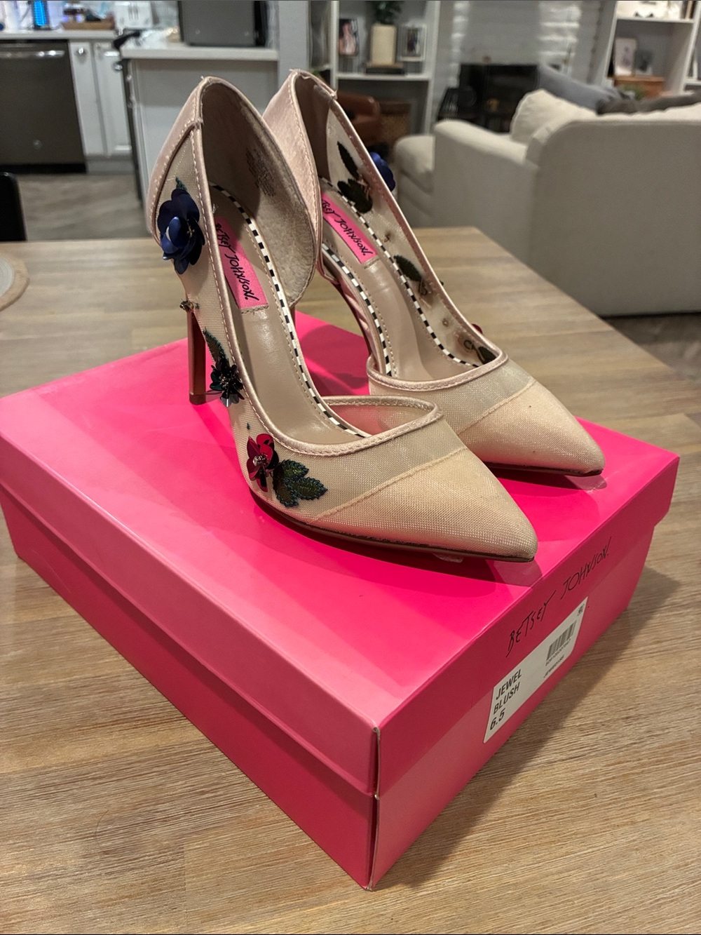 Betsey Johnson Blush Pointed-Toe D'Orsay Heels w/ Jeweled Floral Accents Sz 6.5